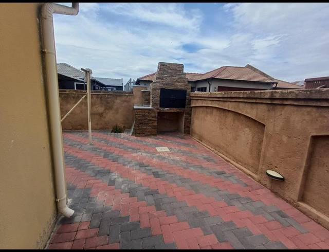 3 BEDROOM PROPERTY TO RENT IN NELLMAPIUS EXT 4